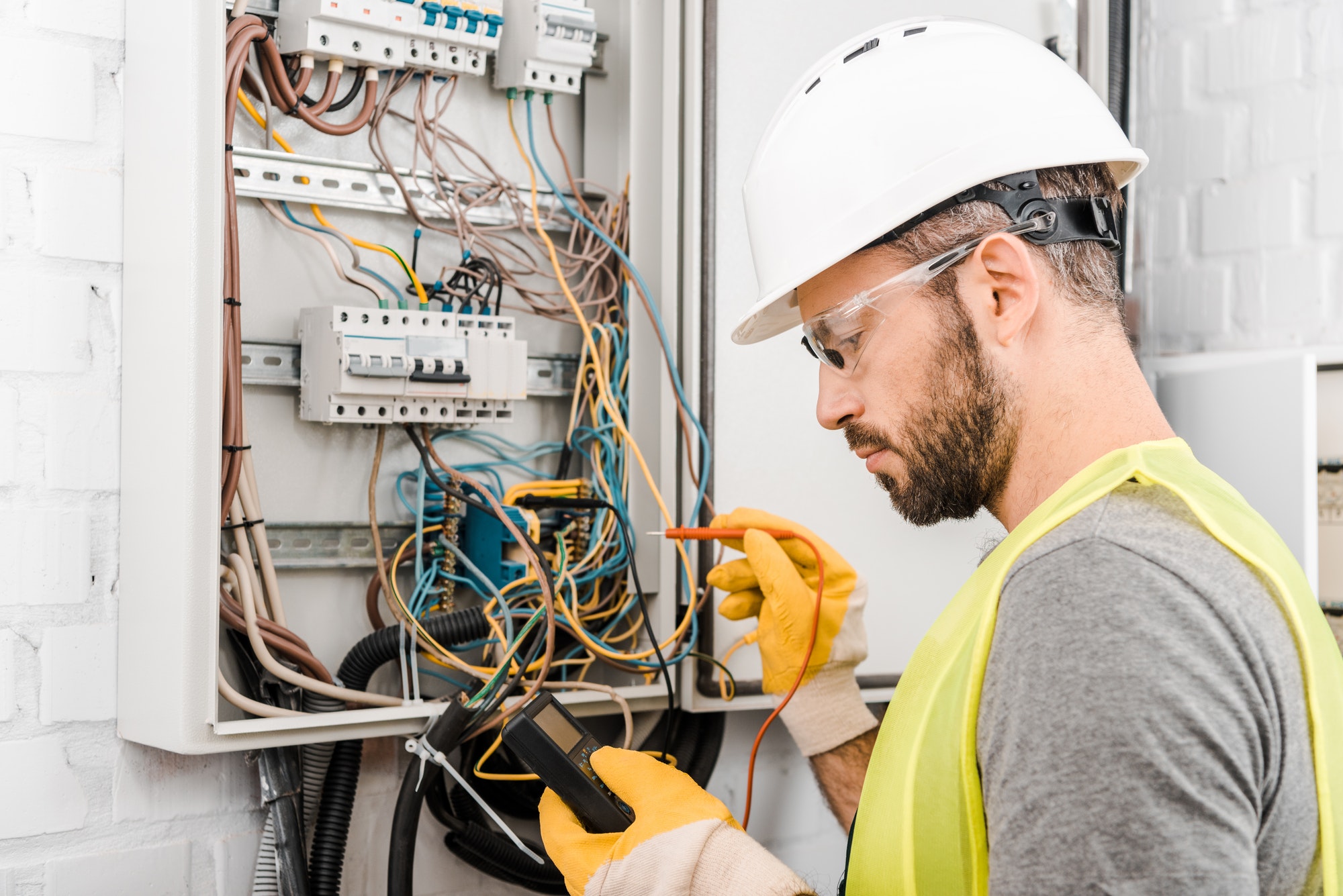 Électricien professionnel